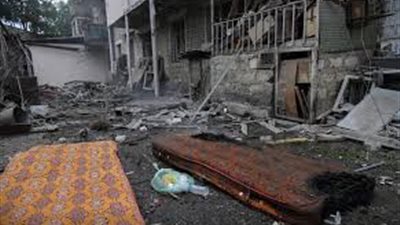 الأرمن والأذريون يتهمان بعضهما البعض بقصف مناطق مدنية