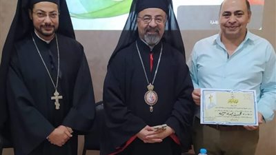 إبراهيم إسحق يترأس احتفال توزيع مناهج التربية الدينية للإيبارشية البطريركية