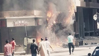 السيطرة على حريق هائل في مطعم مكون من دورين بالمنصورة (صور) 