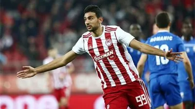 كوكا يُزين قائمة أولمبياكوس في دوري أبطال أوروبا 