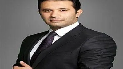 إعلامي يعتذر على الهواء.. والسبب وزيرة التضامن الاجتماعي 