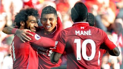 سعيد باللعب بجانبه.. فيرمينو يتغنى بمحمد صلاح