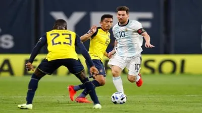 كواليس خناقة ليونيل ميسي مع مدرب بوليفيا