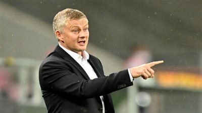 مانشستر يونايتد يستعد لخطف هدف برشلونة والريال