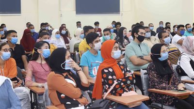 لقاء تعريفي لطلاب الجامعة المصرية للتعليم الإلكتروني الأهلية بفرع قنا