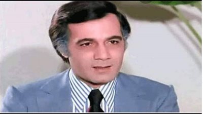  منى الشاذلي تنعي الراحل محمود ياسين عبر 