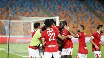 عاجل - مفاجأة كبرى بشأن بقاء نجم الأهلي وعدم رحيله إلى بيراميدز