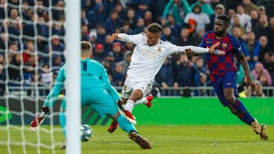 برشلونة يتمسك بنجمه الأول