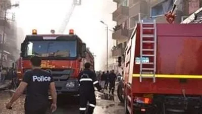 4 سيارات لإطفاء حريق اندلع داخل محل مستلزمات 