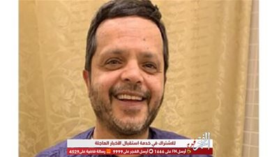 شاهد.. محمد هنيدي يتغزل في نفسه