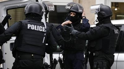 تفاصيل مثيرة بشأن واقعة ذبح مدرس فرنسي في باريس