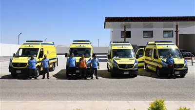 إصابة 9 أشخاص إثر انقلاب سيارة بطريق قنا نجع حمادي الصحراوي