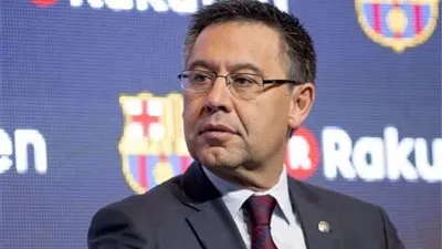 صدام قريب بين بارتوميو ولاعبي برشلونة