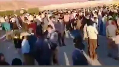 إضراب في محطة لاستخراج الغاز بإيران