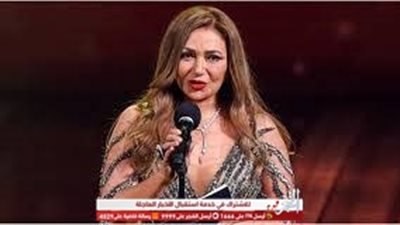 ليلى علوي تهنئ يحيى الفخراني لتعيينة عضوا بمجلس الشيوخ