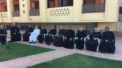 مطران الجيزة يجتمع بالآباء الكهنة 
