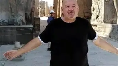 فرنسي يصف الأجواء المصرية من معبد الأقصر (فيديو) 