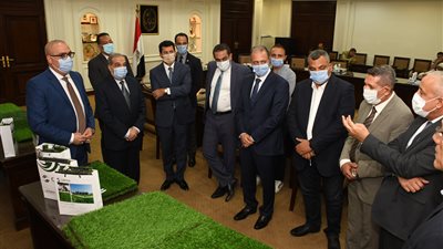 الاسكان: ندرس استبدال النجيل الطبيعي بصناعي في المدن الجديدة