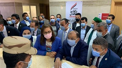 وزيرة التخطيط تفتتح الوحدة الصحية ومركز شباب قرية الشيخ زين الدين بسوهاج