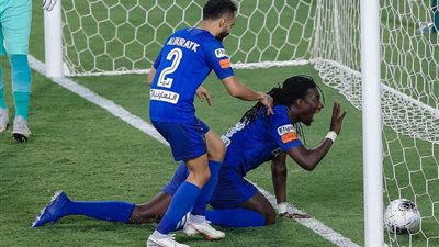 خطوة واحدة تفصل نجم الهلال السعودي عن الرحيل