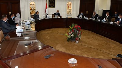  وزير الإسكان يستعرض اللمسات الأخيرة لمشروع
