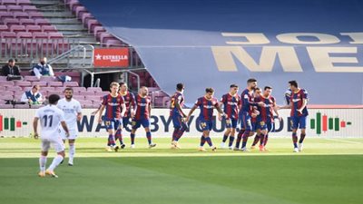 برشلونة يفكر في 