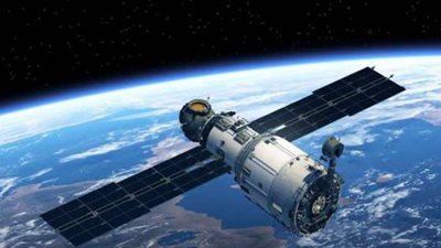 الإمارات تبدأ العمل بالقمر الاصطناعي «MBZ-Sat» بكوادر وطنية 100 %