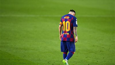 الكشف عن مصير ميسي مع برشلونة بعد استقالة بارتوميو
