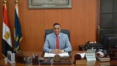 محافظ الدقهلية يعزي أسرة معلمة لفظت أنفاسها داخل مدرسة بالمنصورة