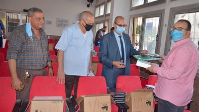 بدء توزيع التابلت المدرسي على 657 طالبا بمدرسة بورسعيد الثانوية العسكرية للبنين