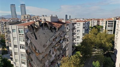 ارتفاع حصيلة ضحايا زلزال إزمير إلى 69 قتيلا