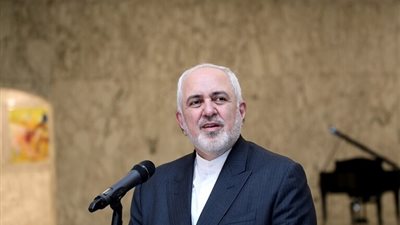 الخارجية الإيرانية تنفي إصابة ظريف بكورونا