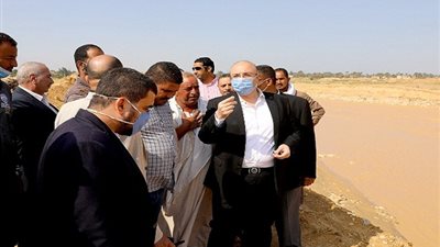 محافظ بني سويف: الوضع مستقر بمخر سيل سنور ووادي الفقيرة (صور)