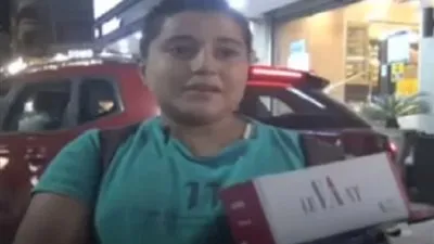 شاهد| في لفته إنسانية.. السيسي يوجه  بتلبيه احتياجات الطفل بائع الكوبيات