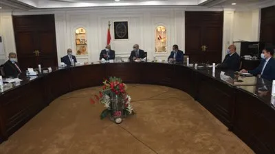وزير الإسكان يستعرض المشروعات التنموية بمحافظة الوادي الجديد ضمن خطة الدولة لجذب السكان إليها