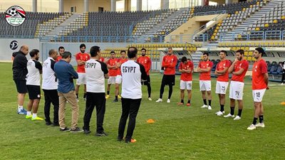 عاجل - إصابة نجم الأهلي في مران المنتخب