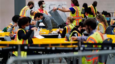 اتهامات بالتلاعب ومطالبات بإعادة فرز الأصوات.. مشاهد من انتخابات الرئاسة الأمريكية