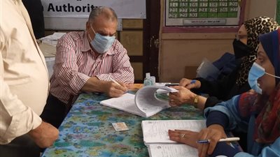 انتخابات البرلمان.. توافد أعداد كبيرة من المواطنين على مدرسة قصر الدوبارة (صور)