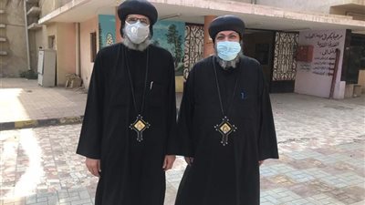 أساقفة شبرا يدلون بأصواتهم فى انتخابات مجلس النواب 