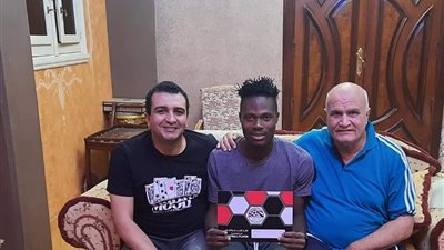 الزرقا يحصل على استغناء مدافع النوبة أفولو 