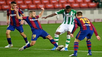 13 لاعبا يغيبون عن برشلونة