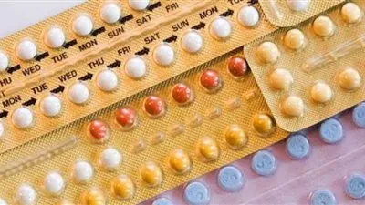 هل حبوب منع الحمل تزيد الوزن؟.. خبيرة تغذية علاجية تجيب (فيديو)