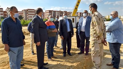 رئيس جامعة بني سويف يتفقد سير العمل بالجامعة الأهلية