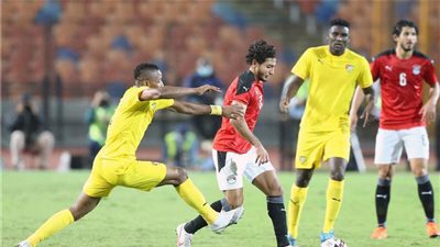 المنتخب يضع الأهلي في مأزق كبير قبل نهائي القرن