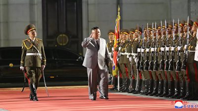 تقارير: زعيم كوريا الشمالية يظهر علنًا بعد شهر من الغياب