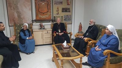 الأنبا انطونيوس نجيب يزور مطران إيبارشية المنيا الجديد 