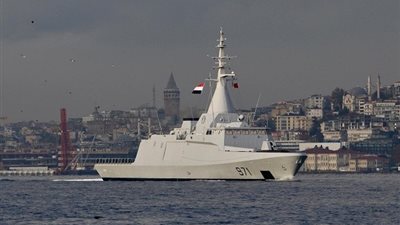 رسالة لتركيا وأردوغان.. سفن حربية مصرية تعبر البوسفور