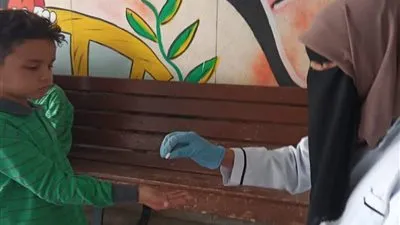 الحكومة تكشف.. هل تسبب تطعيمات مكافحة الديدان أمراضا جلدية لتلاميذ المدارس؟