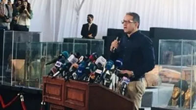 أزمة الصحفيين مع وزير السياحة والآثار تتصاعد وبيان جديد عن 