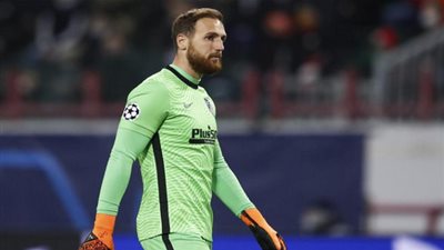 أوبلاك يستعد لبرشلونة برقم دولي مميز